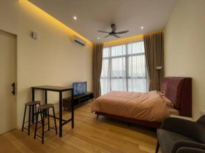 Perfect fully furnished loft for ladies or couples